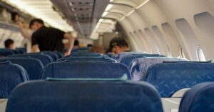 Sapete perchè negli aerei i finestrini non sono allineati con i sedili dei passeggeri?