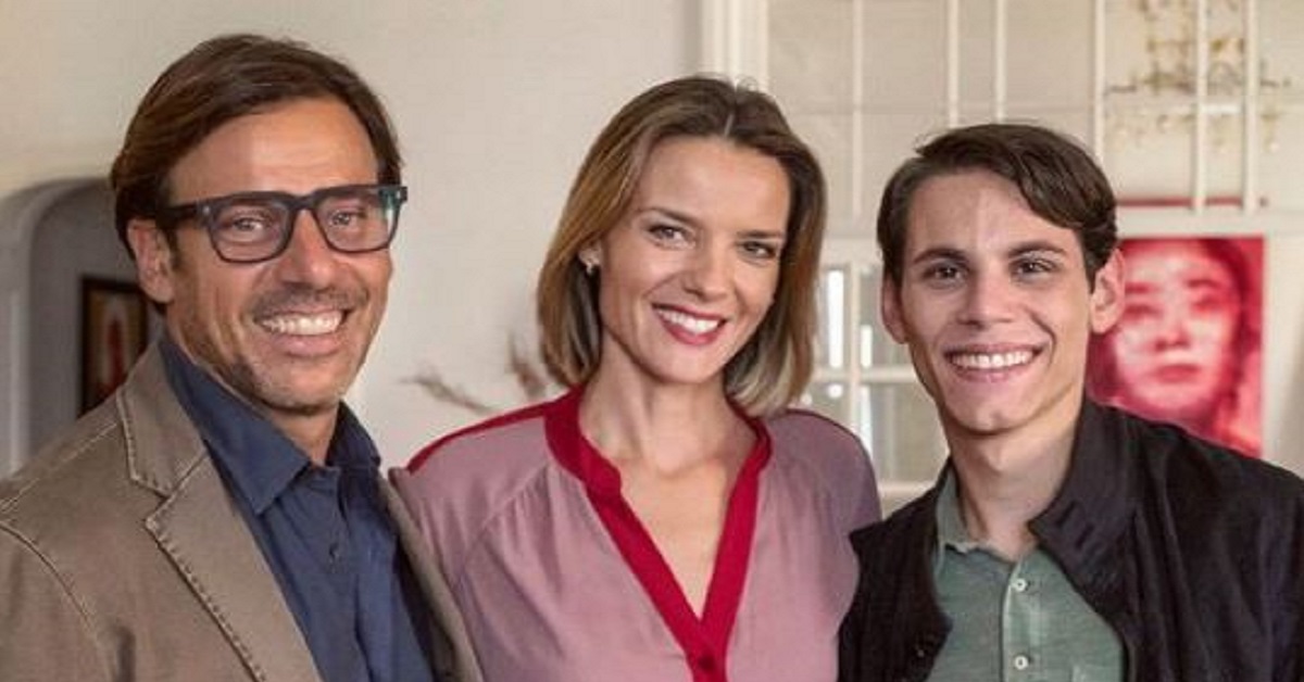 E’ Irene in “Mina Settembre”, ma sapete che l’attrice ha partecipato a Miss Italia? La foto del passato E’ Irene in “Mina Settembre”, ma sapete che l’attrice ha partecipato a Miss Italia? La foto del passato