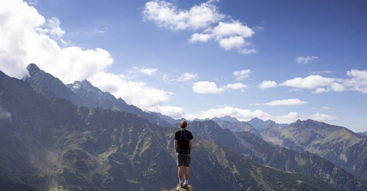 Questi segni zodiacali amano la montagna alla follia Questi segni zodiacali amano la montagna alla follia
