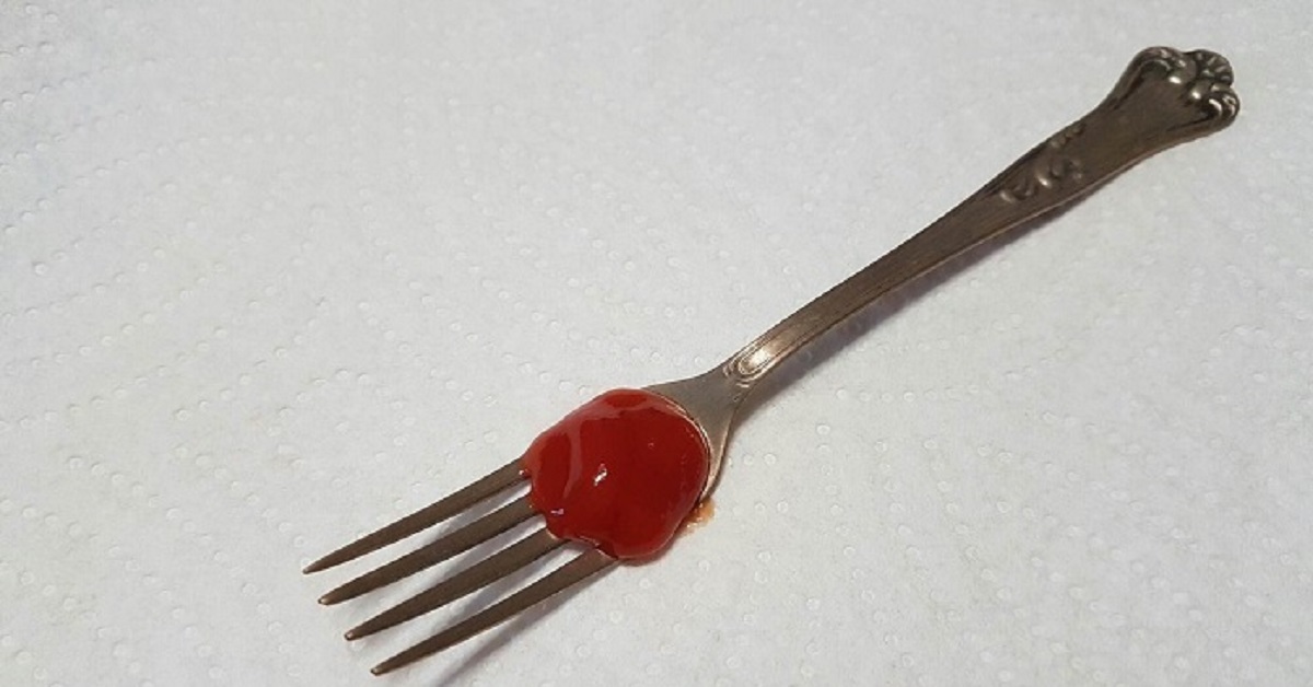 8 trucchi casalinghi che non immaginavi per pulire con il ketchup