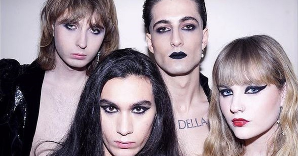 Hanno trionfato a Sanremo, ma avete visto i Maneskin quando si esibivano in via del Corso a Roma? Il video Hanno trionfato a Sanremo, ma avete visto i Maneskin quando si esibivano in via del Corso a Roma? Il video
