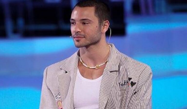 10 cose che forse non sai su Giuseppe Giofrè il ballerino professionista di “Amici” 10 cose che forse non sai su Giuseppe Giofrè il ballerino professionista di “Amici”