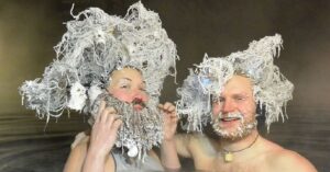 Le acconciature dei vincitori del “Concorso per il congelamento dei capelli” in Canada sono sbalorditive