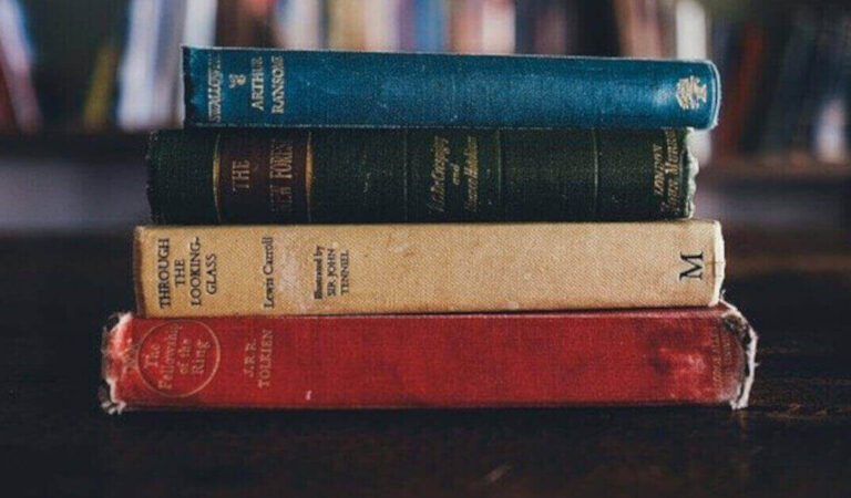 Come pulire i libri senza rovinarli con ingredienti naturali Come pulire i libri senza rovinarli con ingredienti naturali
