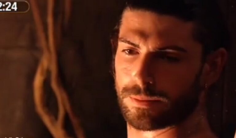 Ignazio Moser vince la prova del fuoco ed Ilary Blasi lo spiazza con una domanda. Il siparietto Ignazio Moser vince la prova del fuoco ed Ilary Blasi lo spiazza con una domanda. Il siparietto