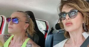 Alba Parietti e Paola Barale ad Ibiza si mostrano in versione “Thelma e Louise” su Instagram
