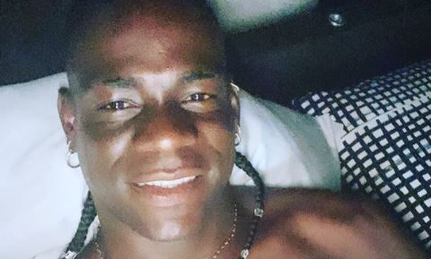 Mario Balotelli in versione Papà in vacanza con i figli “Cosa c’è meglio di questo?” Mario Balotelli in versione Papà in vacanza con i figli “Cosa c’è meglio di questo?”