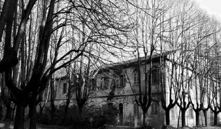 Mombello: il manicomio più grande d’Italia, uno dei posti più spaventosi del passato (10 foto) Mombello: il manicomio più grande d’Italia, uno dei posti più spaventosi del passato (10 foto)