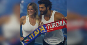 Diletta Leotta e Can Yaman insieme allo stadio per la partita Italia- Turchia, la reazione di lui dopo la sconfitta.