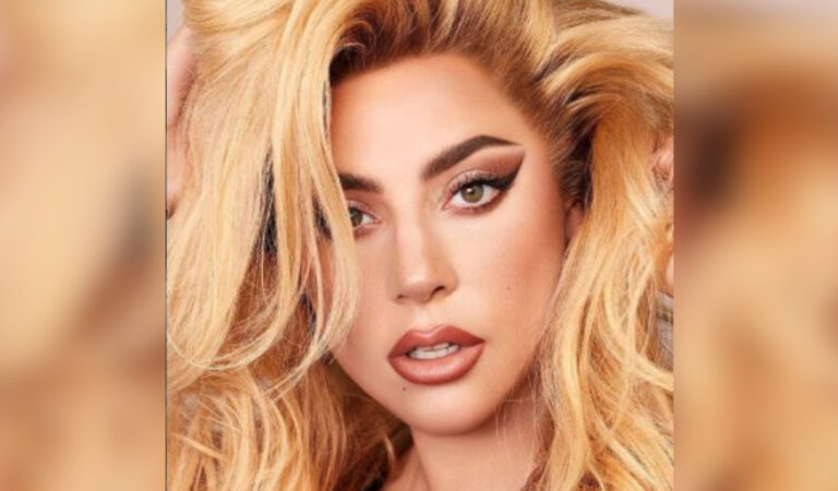 Lady Gaga si mostra senza trucco: belle anche senza make up, il messaggio body positive che fa bene a tutte Lady Gaga si mostra senza trucco: belle anche senza make up, il messaggio body positive che fa bene a tutte