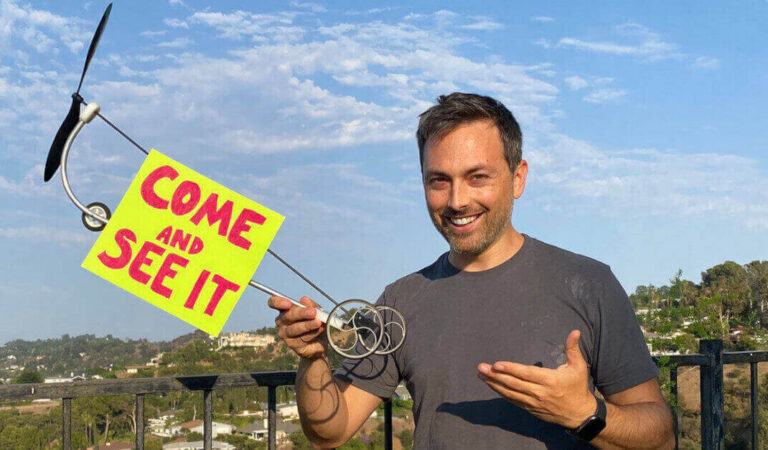 Uno ‘youtuber’ sfida le leggi della fisica con un esperimento, ma un professore dice che è impossibile: scommettono 10.000 dollari e questo è il vincitore Uno ‘youtuber’ sfida le leggi della fisica con un esperimento, ma un professore dice che è impossibile: scommettono 10.000 dollari e questo è il vincitore