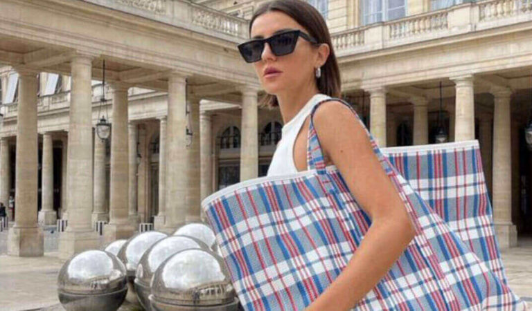 Balenciaga viene criticato per una “borsa di mercato” che vende per più di $ 2.000 Balenciaga viene criticato per una “borsa di mercato” che vende per più di $ 2.000