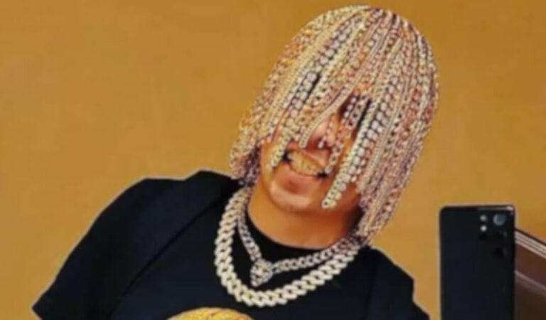 Dan Sur, il rapper che dice di avere tra i capelli degli impianti di catene d’oro ha milioni di seguaci su TikTok (VIDEO) Dan Sur, il rapper che dice di avere tra i capelli degli impianti di catene d’oro ha milioni di seguaci su TikTok (VIDEO)