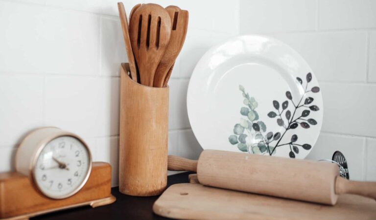 Suggerimenti per mantenere i tuoi utensili in legno come il primo giorno Suggerimenti per mantenere i tuoi utensili in legno come il primo giorno