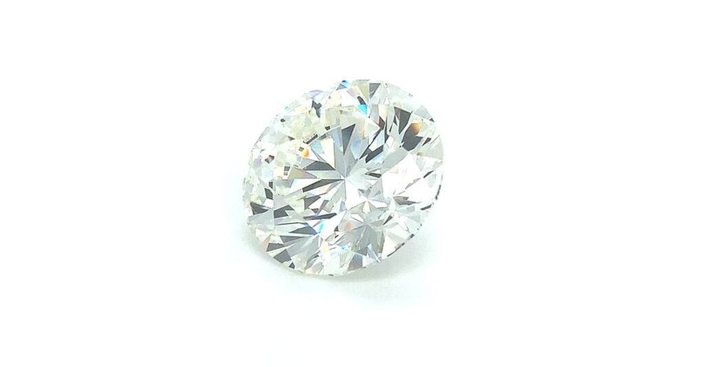 Una donna ha quasi buttato via un diamante da 2,7 milioni di dollari credendo fosse un gingillo (FOTO)