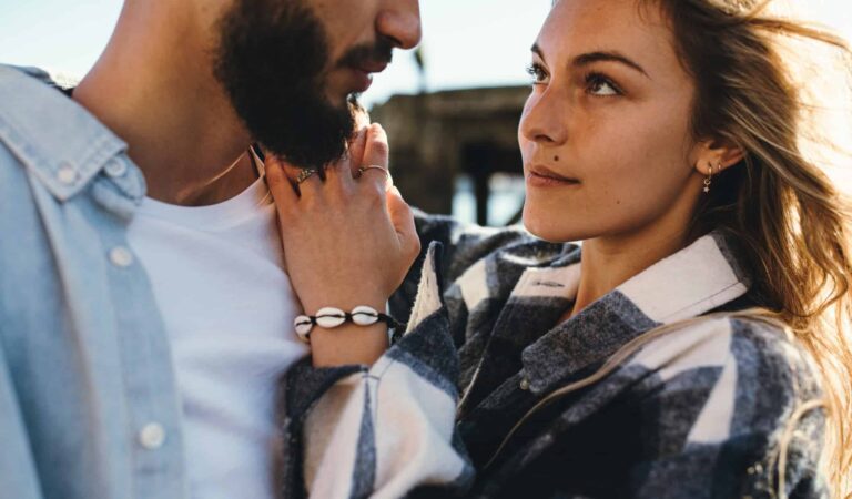 Le donne dello zodiaco che se tradiscono il partner ma restano nella relazione Le donne dello zodiaco che se tradiscono il partner ma restano nella relazione