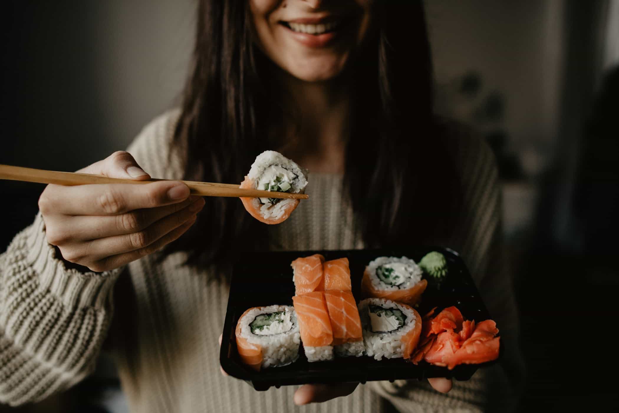 Вкусно кушать суши (120) фото