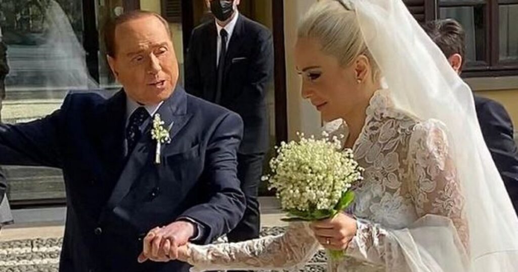 L’Abito nunziale di Marta Fascina la “quasi sposa” di Silvio Berlusconi: le foto