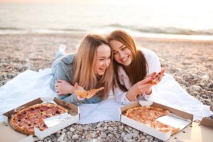 I segni zodiacali che adorano mangiare in riva al mare