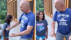 Bruce Willis balla con la figlia di 10 anni in un video dolce che sta sciogliendo i cuori