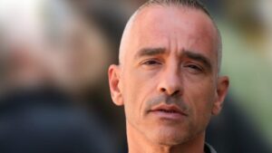 Eros Ramazzotti e la sua vita sentimentale tormentata. Ma chi è l’attuale fidanzata del cantante italiano