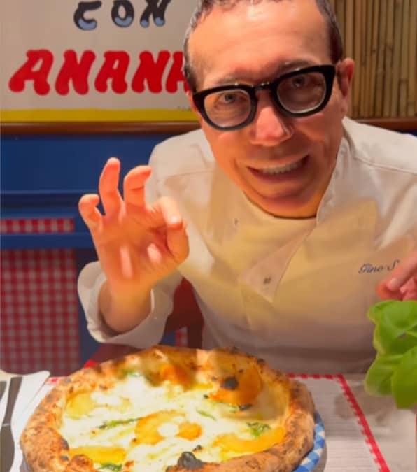il pizzaiolo Gino sorbillo ha aggiunto la pizza all'ananas al suo menù