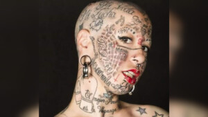 La trasformazione della donna più tatuata della Spagna: ha deciso di rimuovere i tatuaggi dal viso
