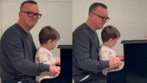 Il tenero video di Gigi D’Alessio che suona una canzone per bambini insieme al figlio di due Francesco